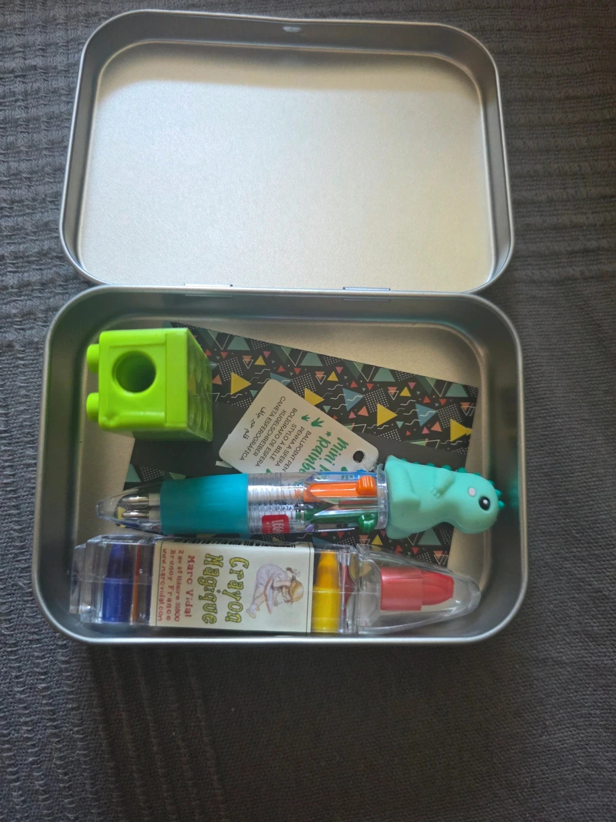 Kawaï Dino Pencil Case Set - Legami and Djeco – photo 9